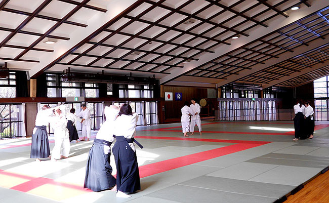 �i�R����