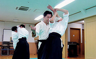 ���c����